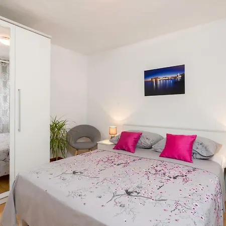 Sokol Guest house 2*